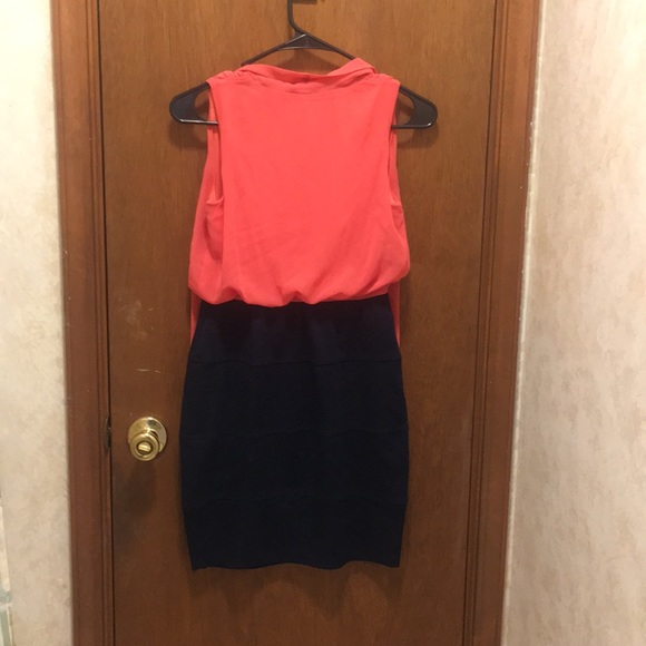 Women’s Body con Business dress - Picture 2 of 3